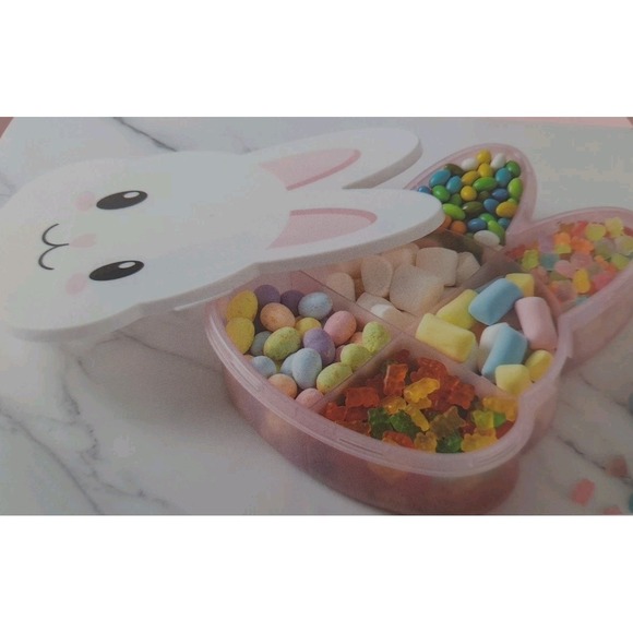 New CWC Bunny Snackle Box with Lid & 6 Compartments for Snacks & Food Container - Picture 4 of 10